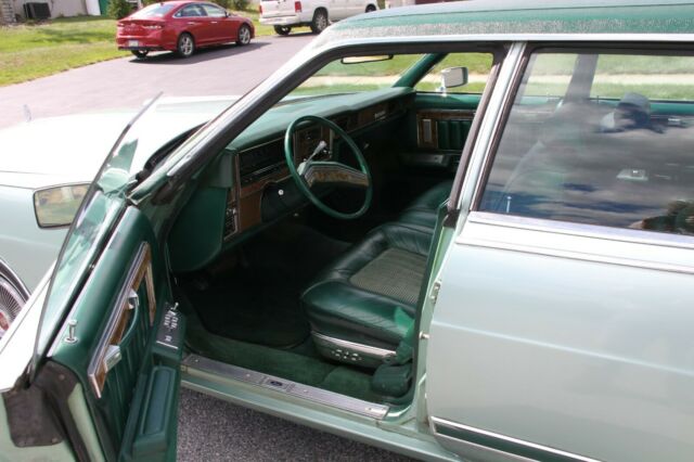 Mercury Grand Marquis 1977 image number 16