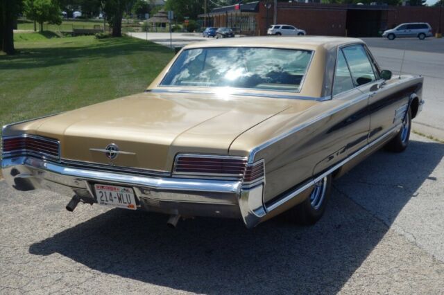 Chrysler 300 Series 1966 image number 28