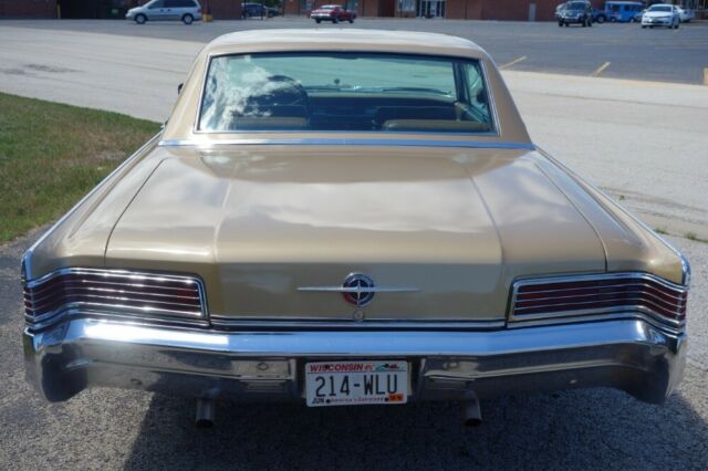 Chrysler 300 Series 1966 image number 30