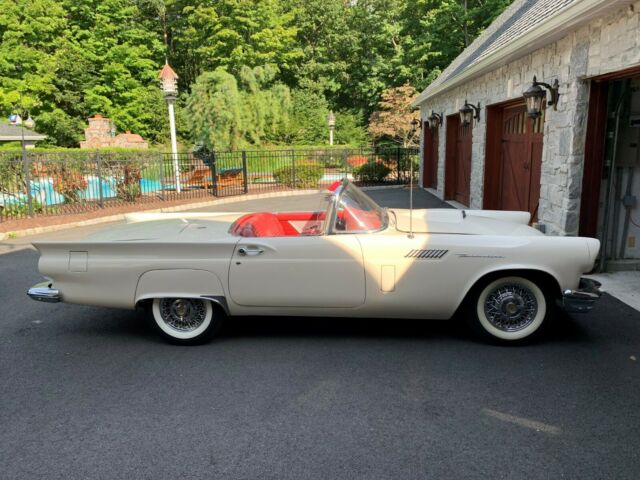 Ford Thunderbird 1957 image number 15