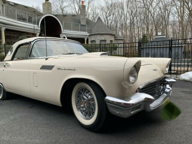 Ford Thunderbird 1957 image number 20