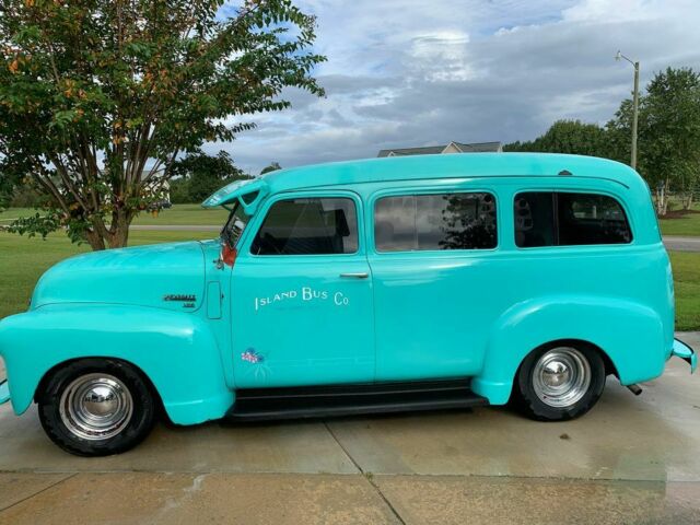 Chevrolet Suburban 1949 image number 0