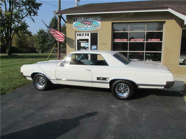 Oldsmobile Cutlass 1965 image number 11