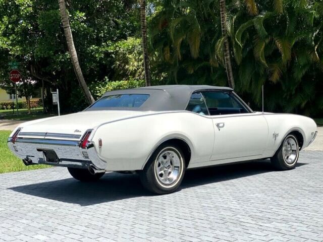 Oldsmobile Cutlass 1969 image number 28