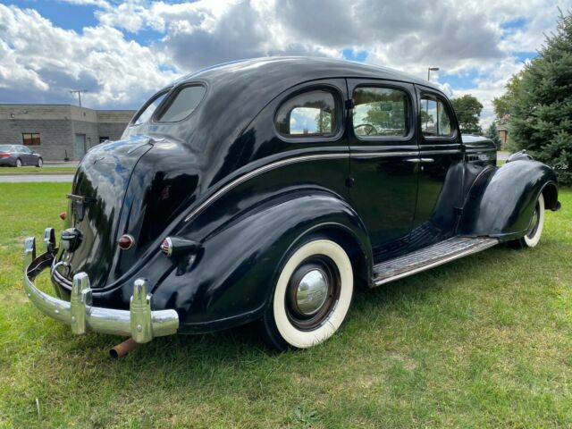 Chrysler Imperial 1938 image number 19