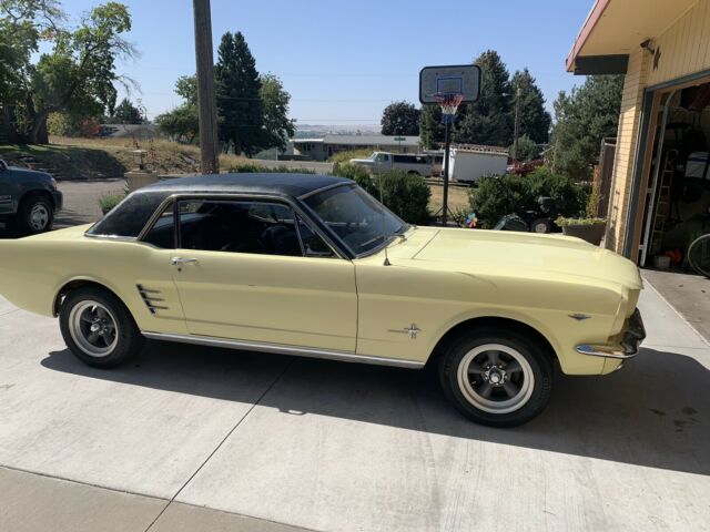 Ford Mustang 1966 image number 34