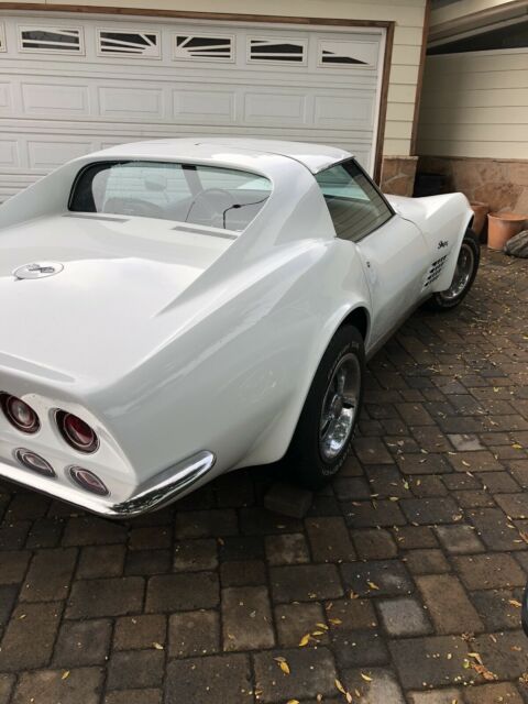 Chevrolet Corvette 1972 image number 11