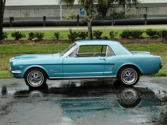 Ford Mustang 1966 image number 30