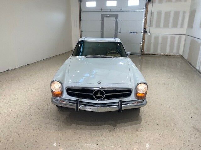 Mercedes-Benz SL-Class 1970 image number 30