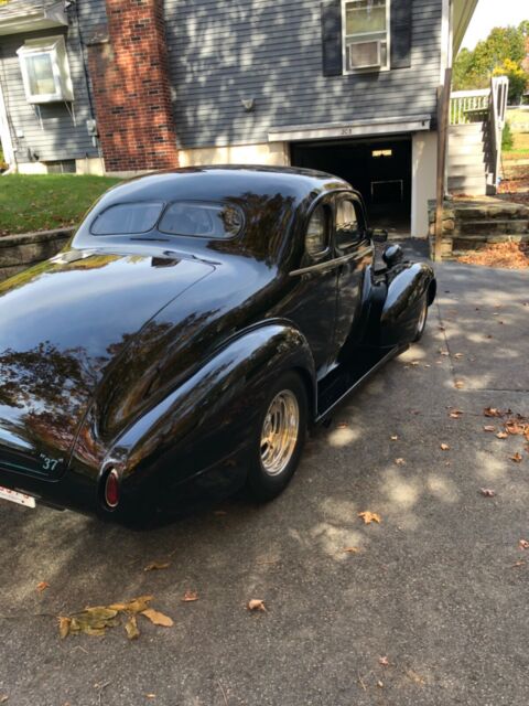 Pontiac 5 Window Coupe 1937 image number 21