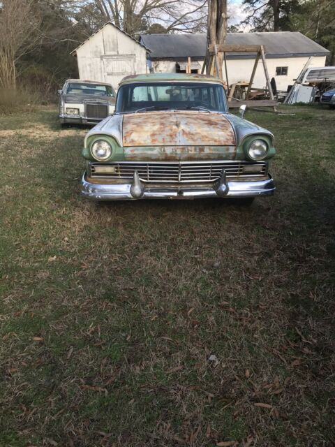 Ford Country Squire 1957 image number 8