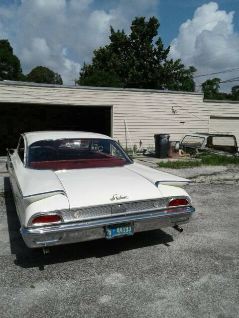 Ford Galaxie 1960 image number 1