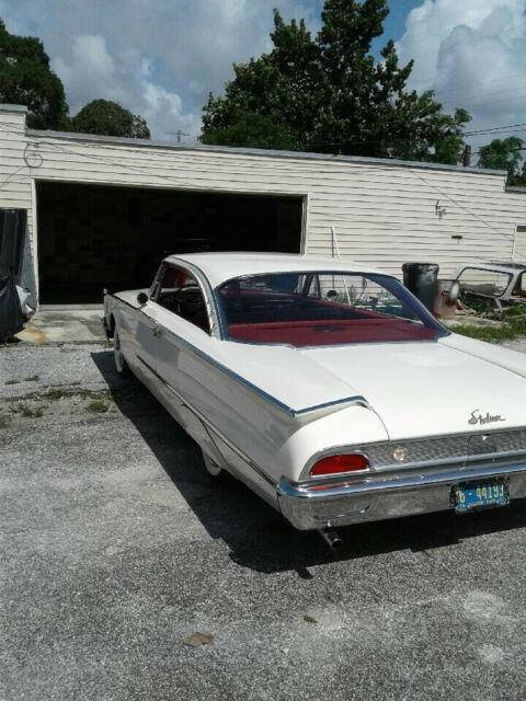 Ford Galaxie 1960 image number 2