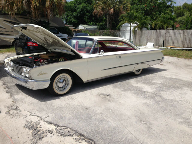 Ford Galaxie 1960 image number 22