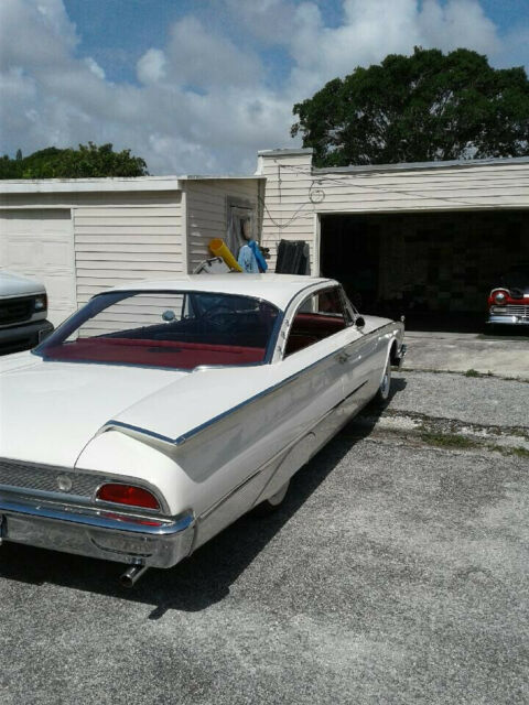 Ford Galaxie 1960 image number 28