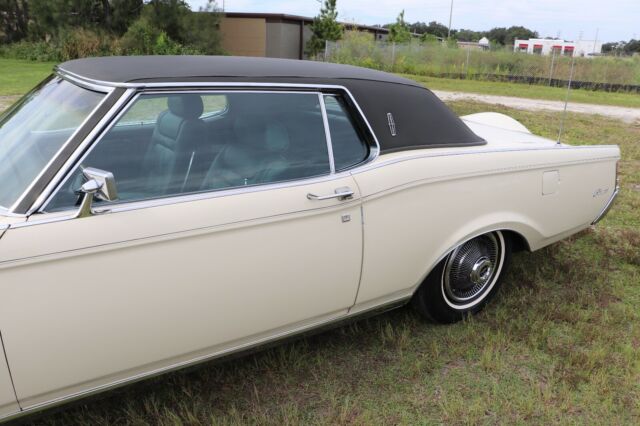 Lincoln Continental 1969 image number 32