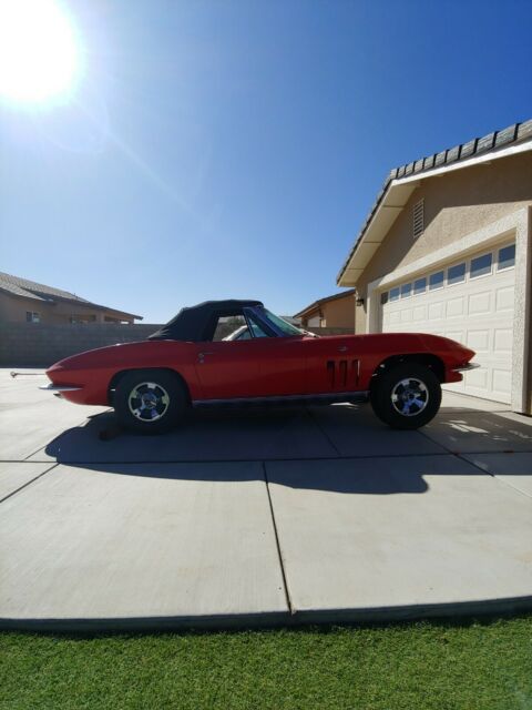 Chevrolet Corvette 1966 image number 14