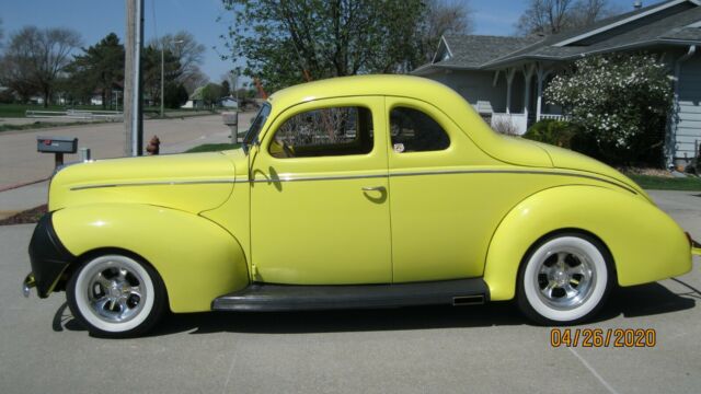 Ford Deluxe 1939 image number 0