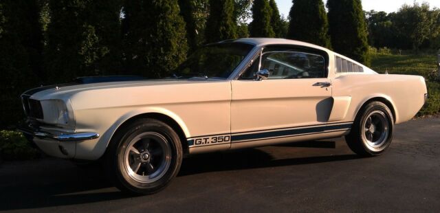 Ford Mustang 1965 image number 28