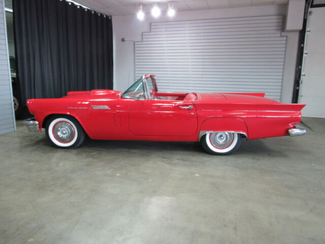 Ford Thunderbird 1957 image number 26