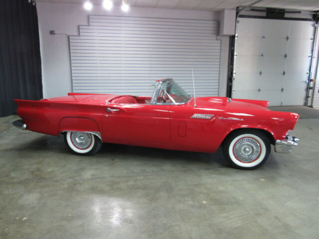 Ford Thunderbird 1957 image number 27