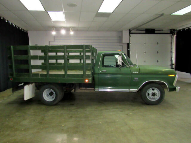 Ford F-350 1973 image number 14