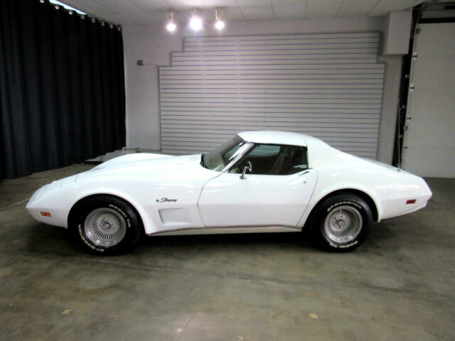 Chevrolet Corvette 1974 image number 13