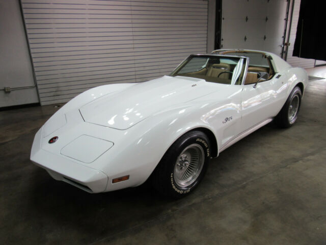 Chevrolet Corvette 1974 image number 24