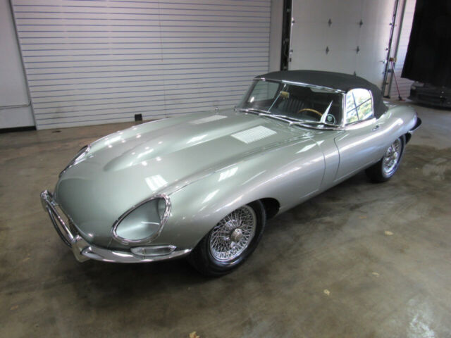 Jaguar XK-E 1967 image number 12