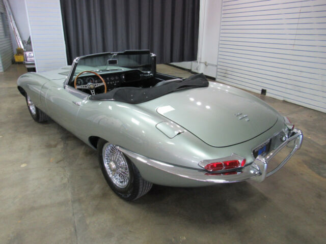 Jaguar XK-E 1967 image number 15