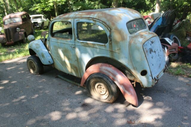 Ford Anglia 1952 image number 1