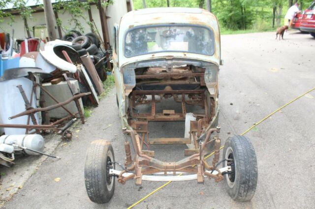 Ford Anglia 1952 image number 15