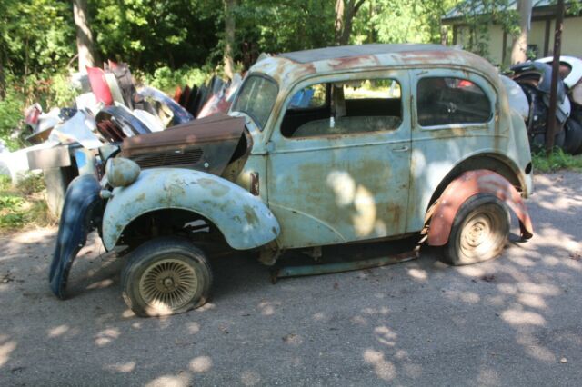 Ford Anglia 1952 image number 23