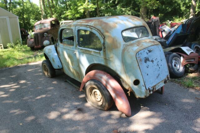 Ford Anglia 1952 image number 27