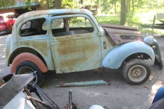 Ford Anglia 1952 image number 28