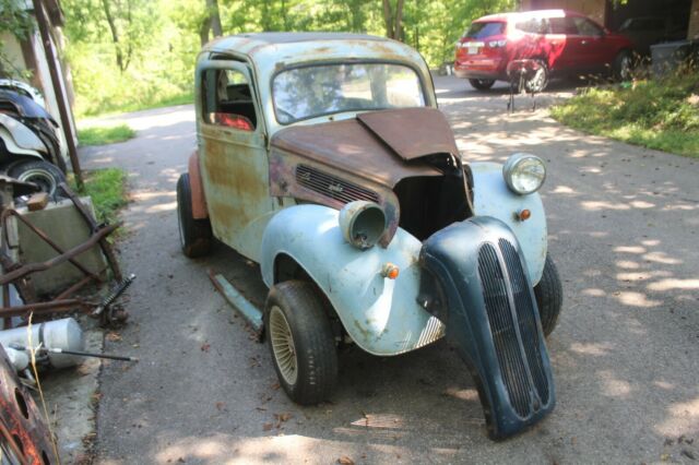 Ford Anglia 1952 image number 29