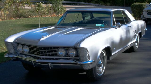 Buick Riviera 1964 image number 18