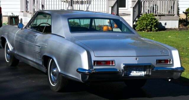 Buick Riviera 1964 image number 19