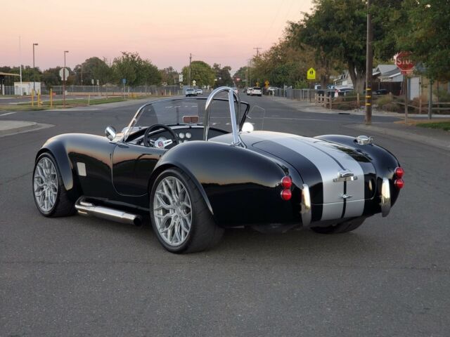 Shelby Cobra 1965 image number 2