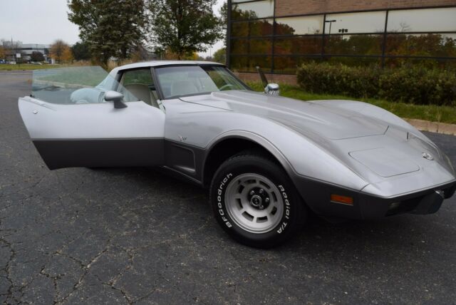 Chevrolet Corvette 1978 image number 18