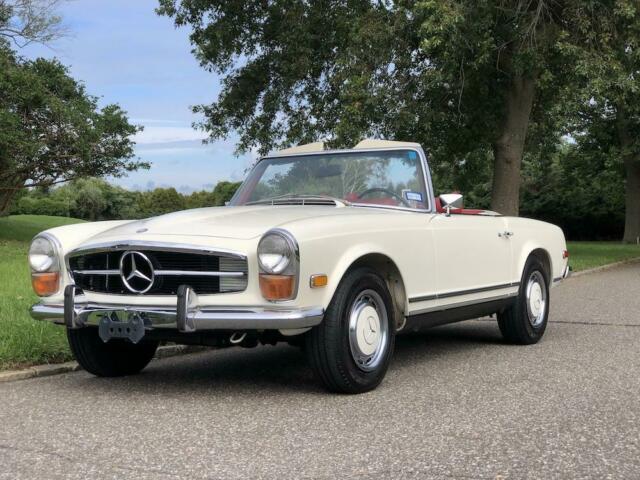 Mercedes-Benz SL-Class 1971 image number 18