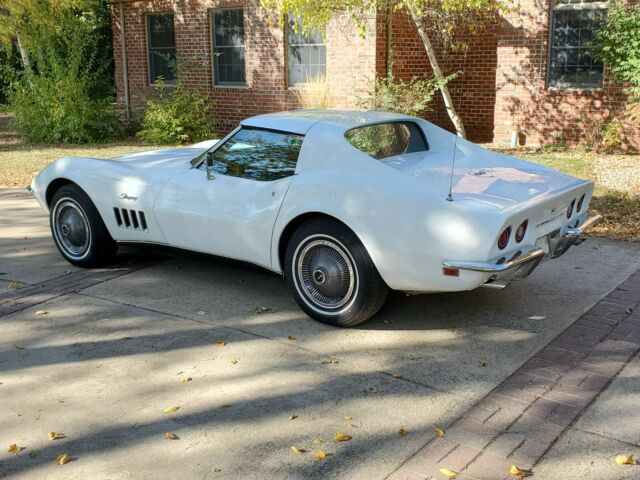 Chevrolet Corvette 1969 image number 30