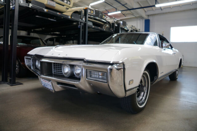 Buick Riviera 430/360HP V8 2 Dr Hardtop Coupe 1968 image number 4