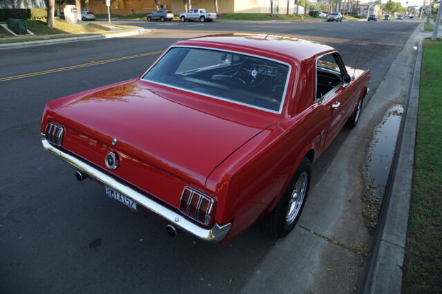 Ford Mustang 351W V8 2 Door Custom 4 spd manual Coupe 1965 image number 16