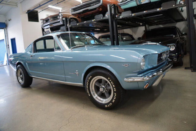 Ford Mustang 289 V8 2+2 Fastback 1965 image number 29