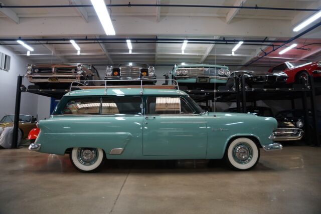 Ford 2 Door Mainline Ranch Wagon 1953 image number 2