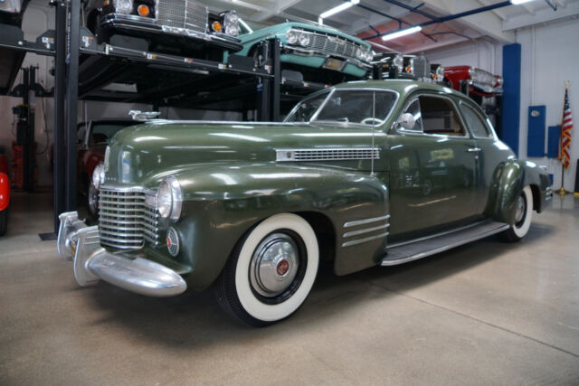 Cadillac Series 62 2 Door Hardtop 1941 image number 3