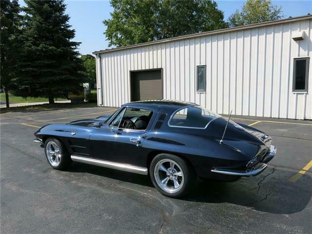 Chevrolet Corvette Coupe, L76 1964 image number 30