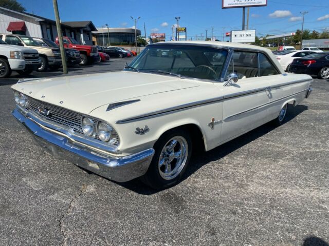 Ford Galaxie 1963 image number 0