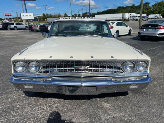 Ford Galaxie 1963 image number 16